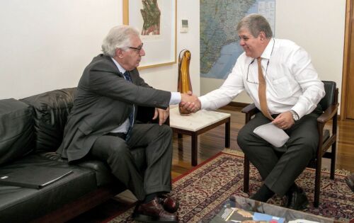 ***O Ministro Carlos Marun recebeu a visita na tarde de ontem do Presidente do Sebrae Guilherme Afif domingos onde discutiram o Refis das micro e pequenas empresas.