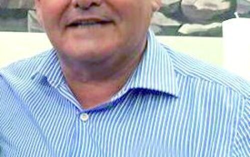 ***Parab&eacute;ns ao vice-prefeito de Coxim, Edvaldo Bezerra que hoje comemora mais um ano de vida. Desejamos muitas felicidades e sucesso.o