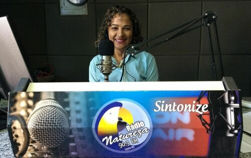 ***A comunicadora Dalvinha Souza que comanda maravilhosamente todos os dias o Programa Alto Astral na FM Natureza, estar&aacute; fazendo v&aacute;rios sorteios de brindes em comemora&ccedil;&atilde;o ao Dia Internacional da Mulher. O sorteio ser&aacute; amanh&atilde; (8). Pra ganhar &eacute; s&oacute; particip