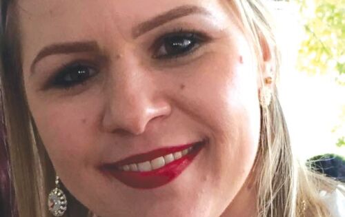***Antecipamos os parab&eacute;ns para a empres&aacute;ria Coxinense Marilda Khol (Dinda) que na pr&oacute;xima segunda-feira (12) completa mais um ano de vida. Desejamos muito sucesso!!!