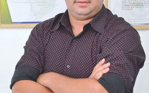 ***Nossos parab&eacute;ns de hoje v&atilde;o para o Vereador de Coxim Lucimar Barbosa (Careca). Desejamos muitas felicidades e sucesso!!!