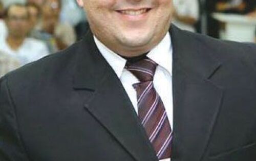 ******Aniversariando hoje Thiago Evaristo De Paula Chefe de Gabinete do prefeito de Coxim Aluizio S&atilde;o Jos&eacute;. Parab&eacute;ns!!!