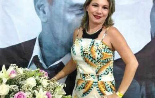 ***Felicidades para Rozalda Rezende que hoje esta comemorando mais uma ano de vida. Desejamos muita paz, sa&uacute;de e sucesso. Parab&eacute;ns!!!