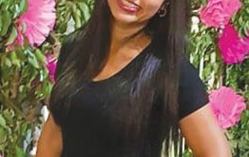 *** Na segunda-feira quem estar&aacute; recebendo os parab&eacute;ns por mais um anivers&aacute;rio &eacute; a empres&aacute;ria coxinense Fernanda Passos (Passos Cal&ccedil;ados). 