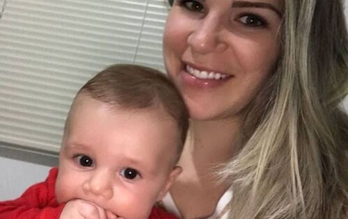***Dr. Emilenne Pasqualotto Rigonatto Marini (Gou Clinicas de Odontologia) e seu filho Pedro Henrique, ela que hoje est&aacute; completando mais um anivers&aacute;rio. Desejamos muitas alegrias e felicidades. Parab&eacute;ns!!!