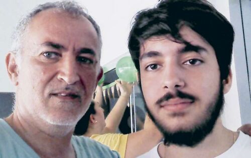 ***Antecipamos nossos parab&eacute;ns ao Pedro Haidar Filho pelo seu anivers&aacute;rio que ser&aacute; comemorado na pr&oacute;xima segunda-feira, e pela aprova&ccedil;&atilde;o no vestibular para o curso de arquitetura. Na foto ao lado do pai dr Pedro Haidar. Felicidades!!!