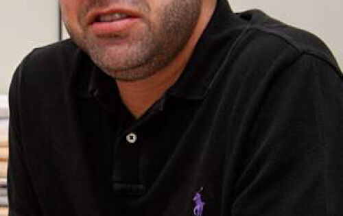*** Carlos Alberto Coimbra agora tem Bras&iacute;lia como foco. O ex-secret&aacute;rio estadual de Sa&uacute;de foi nomeado pela deputada federal Rose Modesto como secret&aacute;rio parlamentar, onde atua desde o in&iacute;cio de fevereiro.