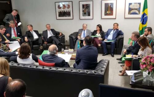 Reuni&atilde;o da Bancada do MS com Governador Reinaldo Azambuja no gabinete da Senadora Simone Tebet.