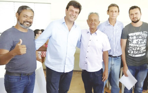 *** Dr. Osiel de Sousa, Ministro da Sa&uacute;de, Luiz Henrique Mandetta (DEM) e o diretor do Di&aacute;rio do Estado e presidente do (DEM-Coxim) Rubens Dantas, Jeremias Borges e Rog&eacute;rio Sousa durante evento em Bandeirantes. Na oportunidade foi solicitado ao ministro uma UTI adulto, uma UTI pedi&aacute;trica e uma UTI neonatal para o hospital Regional de Coxim. 