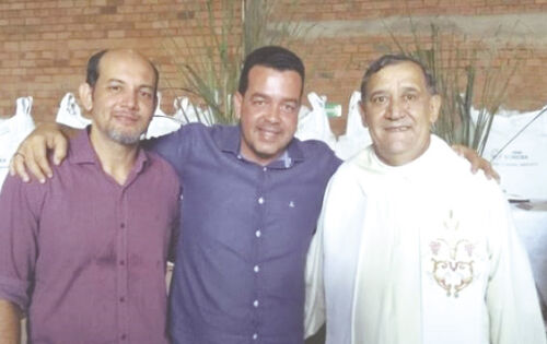 *** Ap&oacute;stolo Paulo (Minist&eacute;rio Apost&oacute;lico Pedra Viva) Vereador Ezequiel e o querido padre Coutinho.
