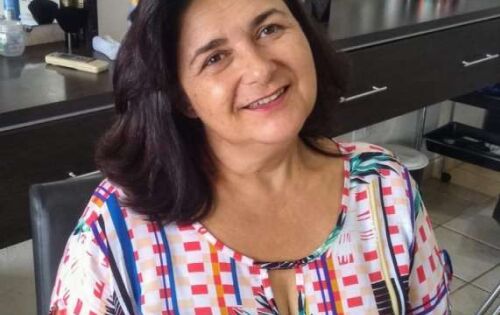 ***Os parab&eacute;ns de hoje v&atilde;o para a coordenadora do ensino m&eacute;dio da escola Padre Nunes, professora Ros&aacute;lia Moch. &Eacute; uma honra dizer que j&aacute; fui seu aluno. Desejo que no dia do seu anivers&aacute;rio voc&ecirc; se sinta t&atilde;o realizada quanto todas as pessoas que ensinou. Sempre viva com esse jeito inspirador e positivo. Feliz Anivers&aacute;rio, OBA!