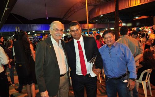 Assiduidade , aten&ccedil;&atilde;o e coer&ecirc;ncia no que dizem. Assim os institutos que avaliam o desempenho dos parlamentares federais pontuam os dois deputados mais ass&iacute;duos nas sess&otilde;es da C&acirc;mara F&aacute;bio Trad e Dr Luiz Ovando.