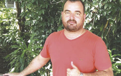 *** Quem receber&aacute; amanh&atilde; os parab&eacute;ns por mais um anivers&aacute;rio &eacute; o vereador de Rio Verde, Andres Cl&aacute;udio de Souza. Felicidades!!
