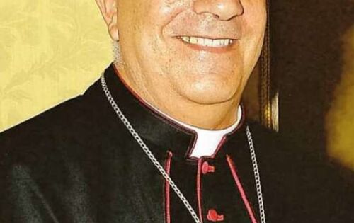 *** Nossos parab&eacute;ns de hoje, v&atilde;o especialmente recheado de muito carinho para nosso querido Bispo Don Antonino Migliore pelo seu anivers&aacute;rio. Parab&eacute;ns, sa&uacute;de, paz e muitas felicidades. S&atilde;o os votos da equipe DE. 