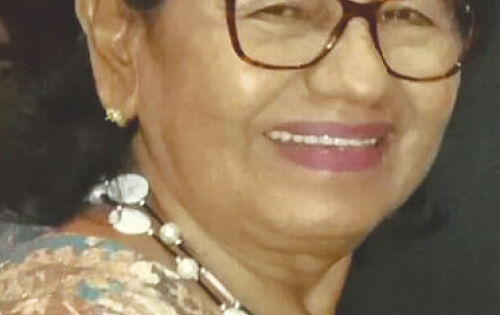 *** Nosso carinho todo especial para dona Zenaide Neves, que ontem comemorou mais um ano de vida. Parab&eacute;ns!