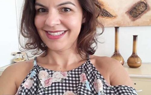 *** Aniversariando no pr&oacute;ximo domingo, a empres&aacute;ria Fabiana Berro (Triana Modas).Parab&eacute;ns e votos de muitas felicidades!