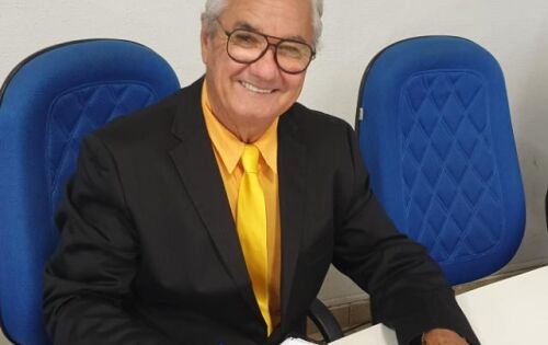 ***Carlos Rezende (Carl&atilde;o) reassumiu o cargo de vereador na &uacute;ltima Sessa&otilde; ocorrida na ter&ccedil;a-feira. Carl&atilde;o tinha se afastado para assumir a Secretaria de Obras. Carta&otilde; assumiu sua vaga que estava sendo ocupada pelo suplente Vilmar Vendrusculo. 