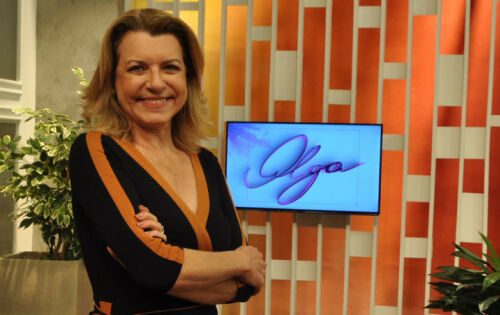 ***Fora da televis&atilde;o ap&oacute;s ter sido demitida da RedeTV!, Olga Bongiovanni est&aacute; come&ccedil;ando a tra&ccedil;ar novos planos para a sua carreira, ap&oacute;s o susto com sua sa&iacute;da da emissora. Na &uacute;ltima segunda-feira (27), Olga se despediu do p&uacute;blico: &ldquo;Estou procurando emprego. Desculpa, mas tenho que ter bom humor&rdquo;. De acordo com o Not&iacute;cias da TV, a apresentadora foi demitida por telefone na semana passada, ap&oacute;s ficar cerca de nove meses no ar.