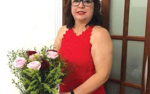 *** Na segunda-feira (9), estar&aacute; recebendo os parab&eacute;ns por mais um ano de vida, a empres&aacute;ria e pecuarista C&aacute;tia Softov. Nosso carinho especial!!