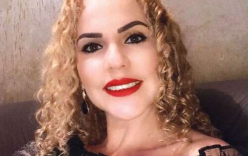 ***Kely Pereira da Silva tomou posse na ter&ccedil;a-feira como como a nova Chefe de Gabinete do munic&iacute;pio de Rio Verde. Kely j&aacute; assessorava o prefeito M&aacute;rio Kruger havia muitos anos. O Novo cargo &eacute; merito exclusivo pela sua compet&ecirc;ncia e excelente atendimento &agrave; todos que recebe. Kely vai continuar contribuindo com a equipe de governo de M&aacute;rio Kruger. Parab&eacute;ns !