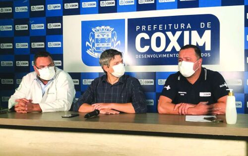 *** Durante explana&ccedil;&atilde;o do prefeito Aluizio S&atilde;o Jos&eacute; e do secret&aacute;rio de Sa&uacute;de Franciel Oliveira ao vivo pelo Facebook (live) na noite de segunda-feira, ao divulgar o primeiro caso de fato, do coronavirus em Coxim, muitos coxinense ficaram em p&acirc;nico. A preocupa&ccedil;&atilde;o &eacute; geral agora. E deve ser mesmo. A popula&ccedil;&atilde;o n&atilde;o pode continuar agindo normalmente, como temos visto muitas pessoas se aglomerando, indo e vindo sem nenhum cuidado. 