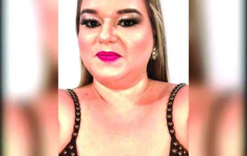 *** Felicidades para a fisioterapeuta Carol Vargas que comemora idade nova hoje. Ser fisioterapeuta &eacute; uma miss&atilde;o, al&eacute;m de ser um trabalho sem o qual outros servi&ccedil;os da &aacute;rea da medicina jamais conseguiriam ser conclu&iacute;dos. A voc&ecirc;, nossos parab&eacute;ns e votos de muitas felicidades.