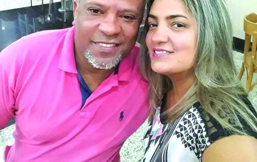 ***Prezado amigo Celso Rodrigues (Celsinho da Per&iacute;cia), parab&eacute;ns pelo anivers&aacute;rio e pelo brilhante trabalho que voc&ecirc; desenvolve em prol da nossa cidade. Grande abra&ccedil;o, sa&uacute;de e muitas felicidades. Celso ao lado da esposa Marli Gomes. 