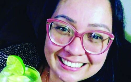 *** Amanh&atilde; (5) &eacute; dia de parabenizar a professora Riane Gois por sua data natal&iacute;cia, antecipamos para homenagear essa grande e querida profissional da Educa&ccedil;&atilde;o coxinense. Feliz Anivers&aacute;rio.