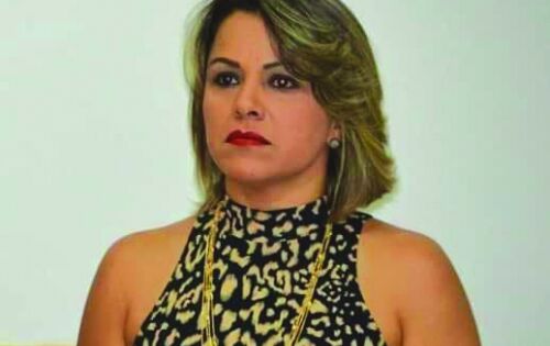 *** Nesta sexta-feira (12), a vereadora de Rio Verde, Lidiane Farias de Souza comemora mais um anivers&aacute;rio. Nossos parab&eacute;ns!!