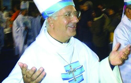 ***No &uacute;ltimo dia 29/06 o Bispo Dom Antonino completou 51 anos de ordena&ccedil;&atilde;o sacerdotal. &ldquo;Nossas preces a Deus para que continue lhe iluminando nesta caminhada de profecia e testemunho. Nossa gratid&atilde;o pela sua presen&ccedil;a t&atilde;o ativa, afetiva e efetiva em nossa Regional. Parab&eacute;ns Dom Antonino com muitas felicidades, sa&uacute;de e mais gra&ccedil;as sobre gra&ccedil;as do Senhor.&ldquo; Essas foram as palavras da Confer&ecirc;ncia Nacional dos Bispos do Brasil - Regional Oeste 1 para homenagear esse grande l&iacute;der por t&atilde;o significativa data. Com igual carinho, Endossamos entusiasticamente essas palavras. Parab&eacute;ns!