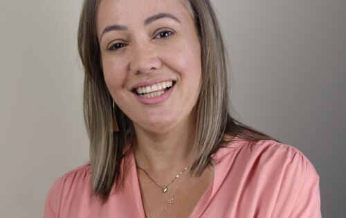 *** Ontem quem aniversariou foi a vereadora de Rio Verde, Aline Loubet. Parab&eacute;ns!