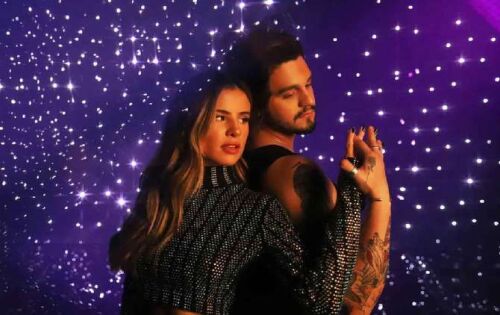 ***A not&iacute;cia do fim do noivado de Luan Santana e Jade Magalh&atilde;es est&aacute; dando o que falar, e sobrou at&eacute; para a cantora Giulia Be. A cantora est&aacute; sendo apontada como o piv&ocirc; da separa&ccedil;&atilde;o do casal e j&aacute; vem sofrendo ataques nas redes sociais. Logo ap&oacute;s a not&iacute;cia do t&eacute;rmino ter sido dada, Giulia publicou um trecho do clipe da parceria entre ela e Luan. O teaser de divulga&ccedil;a&otilde; da m&uacute;sica &lsquo;Inesquec&iacute;vel&rsquo; foi o suficiente para ela ser chamada de marketeira por alguns f&atilde;s do cantor e at&eacute; ser comparada com o cantor Vit&atilde;o, que lan&ccedil;ou m&uacute;sica com Lu&iacute;sa Sonza pouco depois da cantora terminar com o humorista Whindersson Nunes. Poucos meses ap&oacute;s, oficializaram o namoro.