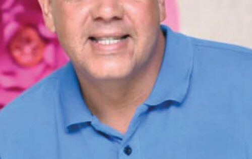 *** Parab&eacute;ns para o vereador de Sonora, Ezequiel Reginaldo dos Santos que no pr&oacute;ximo domingo (13) comemora mais um ano de vida. Desejamos muitas felicidades!!!