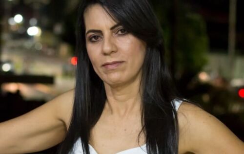 *** Na sexta-feira (25), Elizabeth Colombo comemora mais um ano de vida. Parab&eacute;ns!!