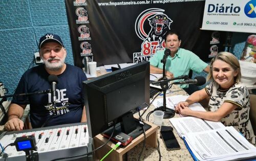 ***Marcia Gonzalez da Silva, secret&aacute;ria municipal de Educa&ccedil;&atilde;o de Coxim, foi a entrevistada do programa S&aacute;bado da Verdade de 30 janeiro 2021. Com 35 anos de resid&ecirc;ncia no munic&iacute;pio, Marcia se considera coxinense de cora&ccedil;&atilde;o. Aposentada na fun&ccedil;&atilde;o de professora e especialista em educa&ccedil;&atilde;o, sempre se dedicou &agrave;s atividades educacionais em Coxim, desempenhando ainda 2 mandatos de presidente do sindicato dos servidores (SINSMC) por 8 anos. 