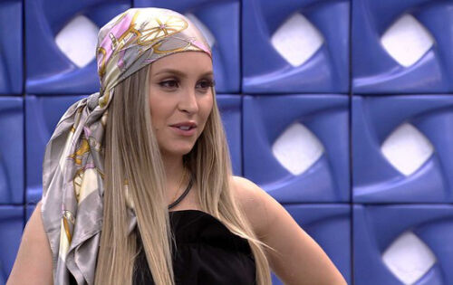 ***No ar h&aacute; desde 2002, o Big Brother Brasil &eacute; o maior reality show do pa&iacute;s. Devido a sua grande infus&atilde;o nas m&iacute;dias e casas brasileiras, o programa &eacute; considerado como um propagador em massa das novas tend&ecirc;ncias do universo fashion. Depois que aparecem nas telinhas, as pe&ccedil;as das participantes logo caem no gosto da popula&ccedil;&atilde;o. Como n&atilde;o recordar das maquiagens coloridas de Manu Gavassi e sua eterna sand&aacute;lia plataforma na edi&ccedil;&atilde;o de 2020? Neste ano n&atilde;o &eacute; diferente e logo j&aacute; percebemos que a tend&ecirc;ncia da vez s&atilde;o os len&ccedil;os de cabelo. Com v&aacute;rios jeitos de usar, basta ter criatividade para dar vida ao acess&oacute;rio.