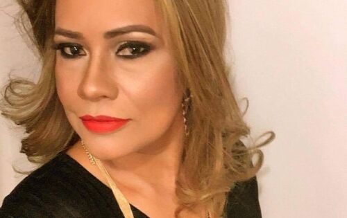 *** Aniversariando hoje a querid&iacute;ssima, Divina Ara&uacute;jo (Botic&aacute;rio). 