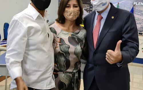 *** Rubens Dantas, esta colunista e o homenageado da noite, deputado e Presidente da Assembleia Legislativa, Paulo Correa. 