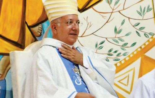*** Bispo Dom Antonino Migliore ilustrou a coluna de ontem em comemora&ccedil;&atilde;o ao seu anivers&aacute;rio. Hoje, para comunicar aos nossos leitores, que nosso Bispo querido, ao comemorar 75 anos, teve que enviar sua carta de ren&uacute;ncia ao Papa Francisco, como rege o C&oacute;digo de Direito can&ocirc;nico. Assim que o Papa aceitar o pedido, Dom Antonino nos deixar&aacute; depois de tantos anos e voltar&aacute; para It&aacute;lia. Vamos sentir muita falta!! 