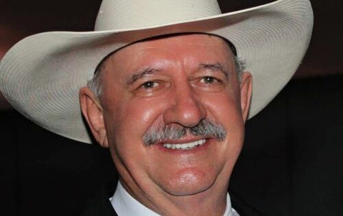 *** Felicidades para o ex-prefeito de Rio Verde Mario Kruger que completa mais um ano de vida amanh&atilde; (14). Parab&eacute;ns!!!