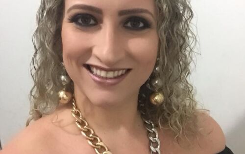 ***Felicidades para Letiane Vieira que amanh&atilde; (11) estar&aacute; completando mais um ano de vida. Parab&eacute;ns!!!
