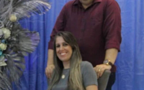 *** Ontem(13) foi a vez do pastor Evandro Jacobsen celebrar mais um ano de vida. O pastor &eacute; um homem precioso que o senhor enviou para Coxim como l&iacute;der espiritual da Primeira Igreja Batista que est&aacute; sempre pronto para atender e servir. A prontid&atilde;o &eacute; a sua caracter&iacute;stica em cada situa&ccedil;&atilde;o, sempre ao lado de sua esposa e grande companheira, Magda Jacobsen, que se dedica com muito amor ao trabalho do Reino de Deus. Ao casal, o nosso carinho e respeito. Parab&eacute;ns pastor, pelo seu anivers&aacute;rio!! 