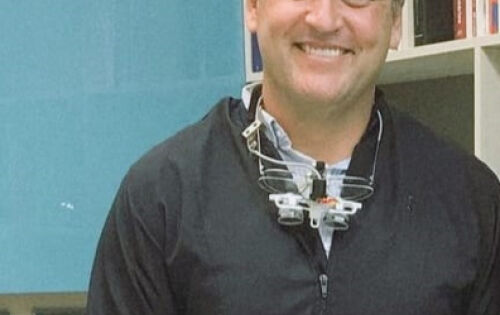 *** Nossos parab&eacute;ns desta quarta-feira (29), v&atilde;o para Dr&ordm; Herley de Melo Tobias, pelo seu anivers&aacute;rio. Dr&ordm; Herley &eacute; um dos melhores periodontista e implantodontista da regi&atilde;o norte, e atende todas as quartas-feiras em Coxim. Basta ligar e agendar um hor&aacute;rio. 9 9976-2032. Felicidades pelo seu anivers&aacute;rio!