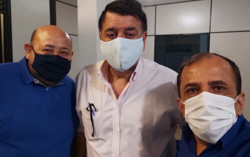 *** Toninho e Alfredo, ambos assessores do deputado estadual Renato C&acirc;mara, visitando o presidente do Democrata de Rio Verde, Robinho. 