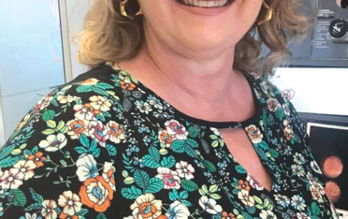 *** Corrigindo nossa falha da coluna de ontem, o anivers&aacute;rio da empres&aacute;ria Cristiane Sozzo &eacute; celebrado nesta sexta feira (5). Mais uma vez, nossos parab&eacute;ns!!