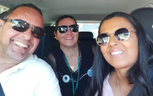 *** Associa&ccedil;&atilde;o dos Amigos Volunt&aacute;rios e colaboradores (AAVC), recebeu ontem o auditor do Tribunal de Contas Ant&ocirc;nio Elias (aposentado), Marta e a palestrante Ceurecy Santiago Ramos, Coordenadora Geral da ACIESP, que deu uma bel&iacute;ssima palestra sobre Enfrentamento da Viol&ecirc;ncia Dom&eacute;stica e Familiar na sede da entidade trazendo muitos esclarecimento sobre o assunto. Al&eacute;m da excelente palestra doaram tamb&eacute;m alimentos para a Campanha Natal Sem Fome que AAVC promove todos os anos. O evento foi muito prestigiado pelas mulheres coxinense. Parab&eacute;ns a equipe pelo lindo trabalho!!