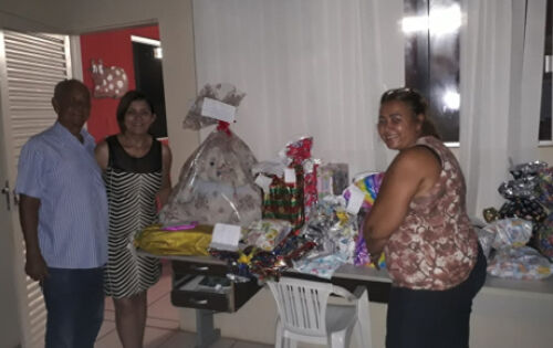 *** Momento da entrega dos presentes doados pelo B. Brasil. 