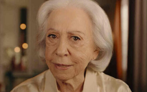 *** Apesar dos seus 92 anos de idade Fernanda Montenegro continua arrasando. Ela foi eleita a mulher mais admirada do Brasil segundo pesquisa realizada pelo Instituto Qualibest. Mais de mil pessoas participaram da vota&ccedil;&atilde;o entre 18 e 27 de fevereiro de 2022. Esta &eacute; a terceira vez que a atriz &eacute; nomeada na posi&ccedil;&atilde;o mais alta deste ranking. Em seguida, aparece Anitta, a atriz Ta&iacute;s Ara&uacute;jo, a apresentadora Ana Maria Braga, a ex-presidente Dilma Rousseff e a primeira-dama Michelle Bolsonaro. Fernanda foi eleita imortal da Academia Brasileira de Letras. Com sal&aacute;rio e cach&ecirc; semanal, ela deve receber em torno de R$10 mil por m&ecirc;s. Merecido!!