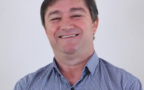 ***Parab&eacute;ns para o prefeito de Coxim, Edilson Magro, que hoje comemora mais um ano de vida. Desejamos votos de sa&uacute;de e muito sucesso. Felicidades!!!