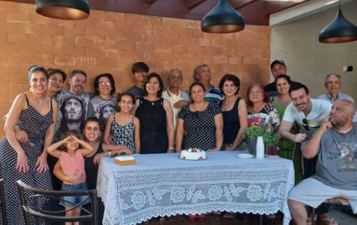 *** Meu aniversario deste ano foi tudo de bom, comecei recebendo o carinho especial da nossa equipe do DE com direito a bolo e salgadinhos deliciosos, um bolo delicioso feito especialmente pela panificadora Softov da minha amiga querida C&aacute;tia Softov e encerrei com minha fam&iacute;lia em Campo Grande. S&oacute; tenho mesmo que agradecer a Deus pelas pessoas que me cercam, que s&atilde;o pessoas maravilhosas. Viva eu!!